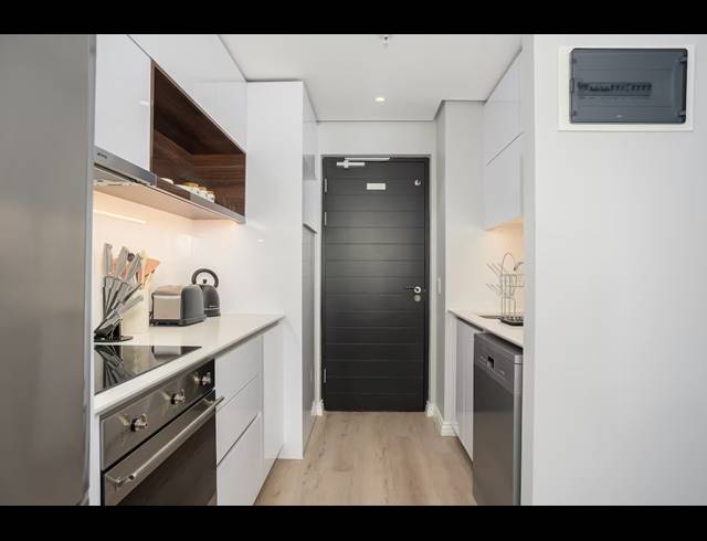 0.5 BEDROOM APARTMENT FOR SALE IN CAPE TOWN CITY CENTRE